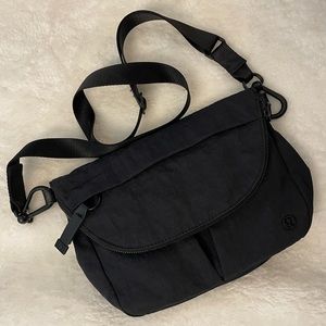Lululemon - All Night Festival Bag